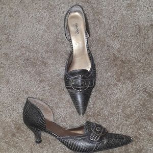 🤗10/$25 GUC MOSSIMO 2.5 INCH HEELS